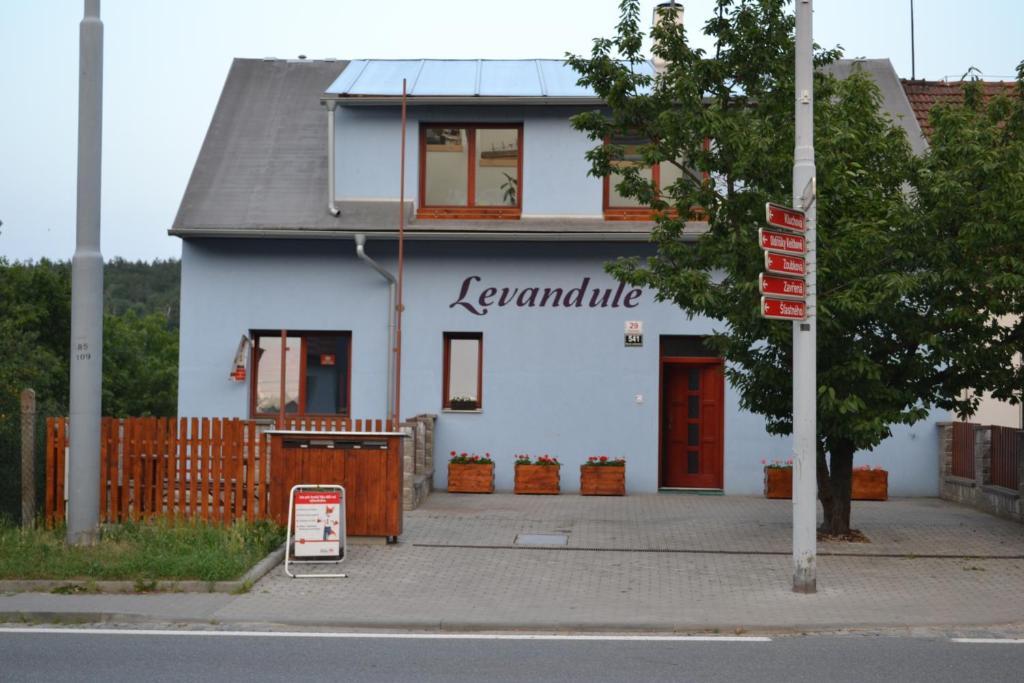 Levandule Brno Buitenkant foto